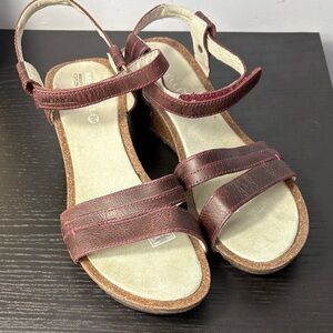 NWOT Merrell Women's Revalli Aura Post Wedge leather sandals